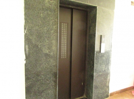 4) Automatic Lift.JPG
